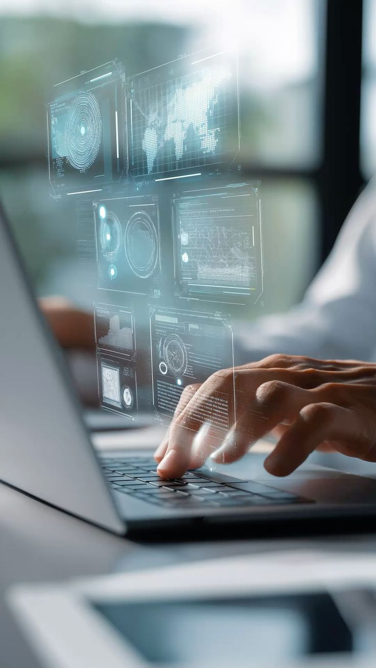 Persona trabajando en laptop con paneles de datos y métricas superpuestos, representando la plataforma de gestión de ALLCE